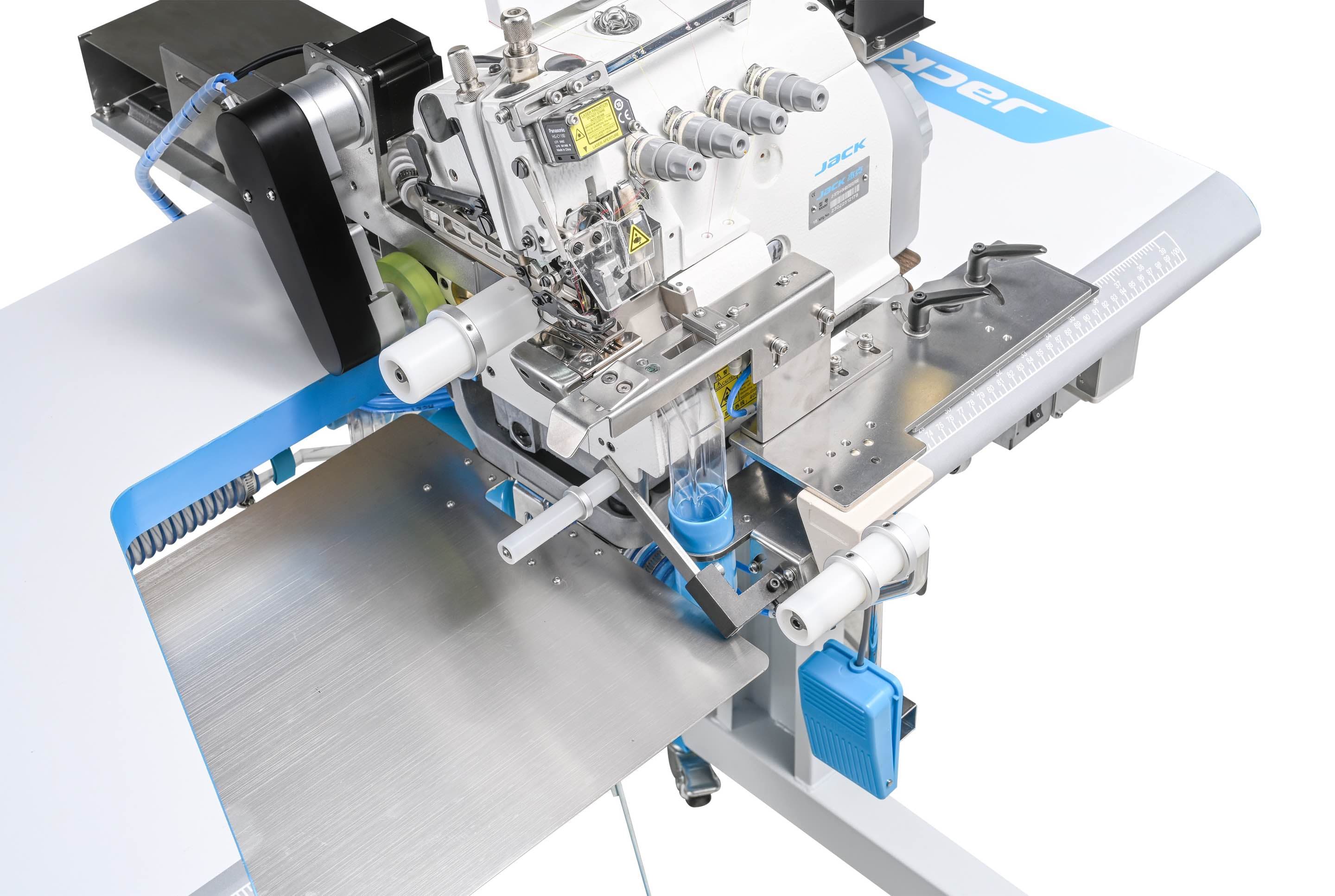 Chaincutter and waste suction